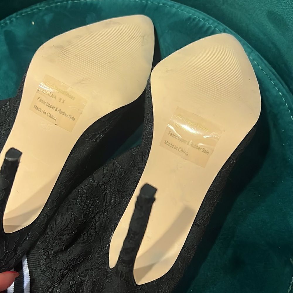 Laced Boot - Size 8.5 Never Worn - Pointed Bootie… - image 4